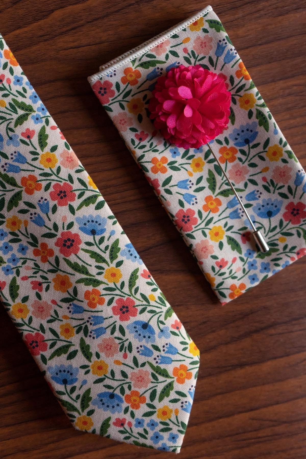 Fistol Pomposo Floral para Solapa