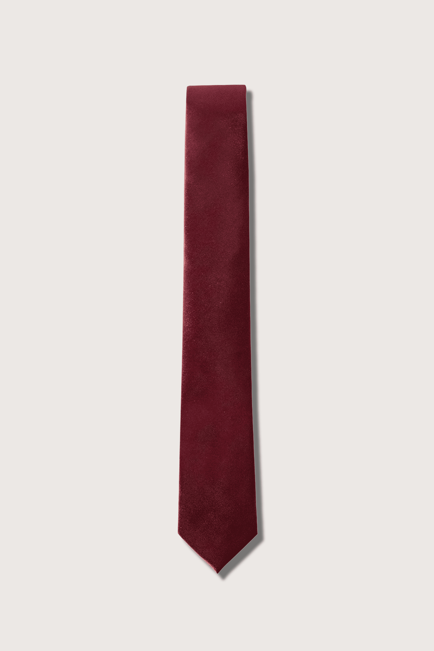 Corbata Lisa con Bordado de Inicial al Frente Poliéster