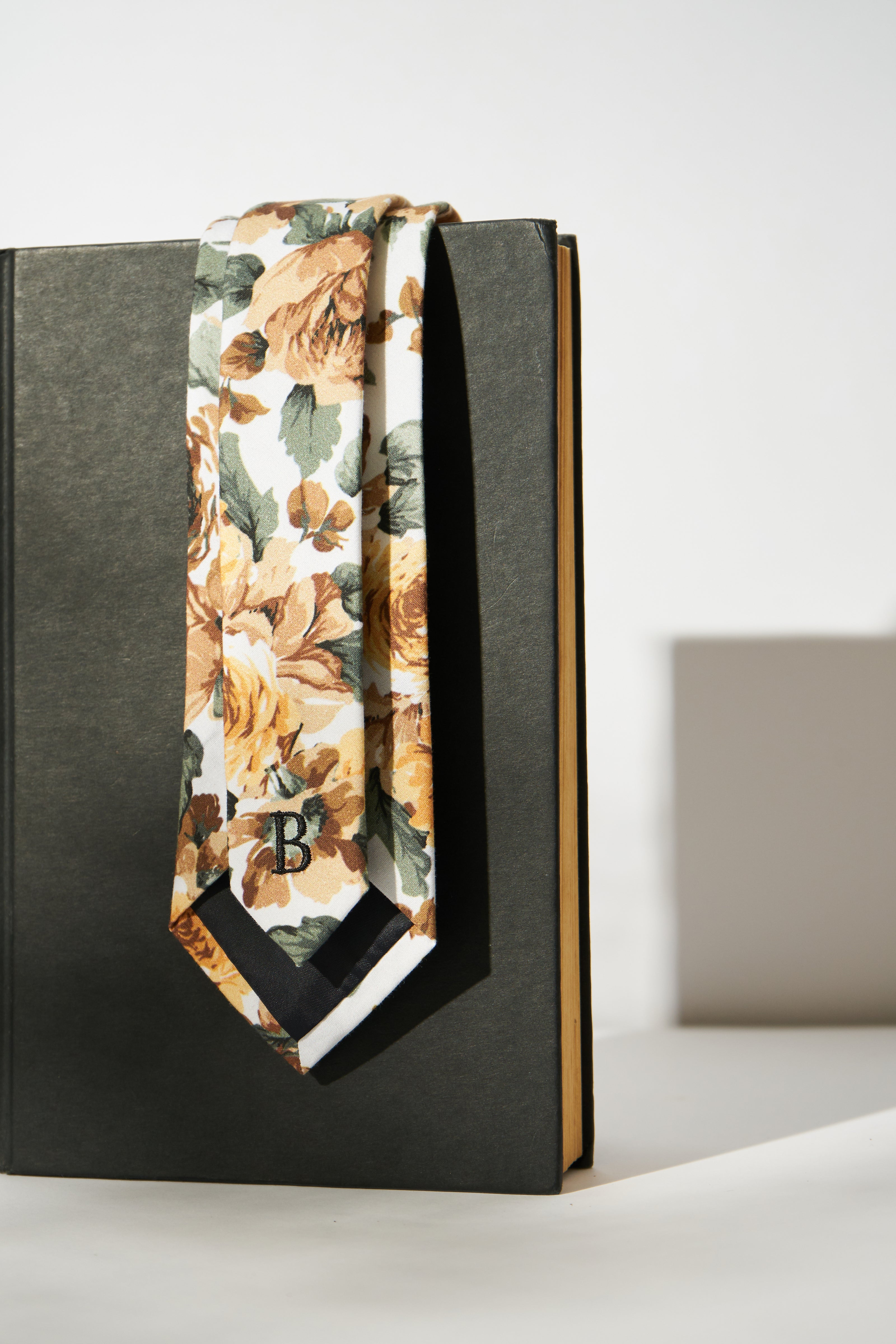 Corbata floral algodón estampado