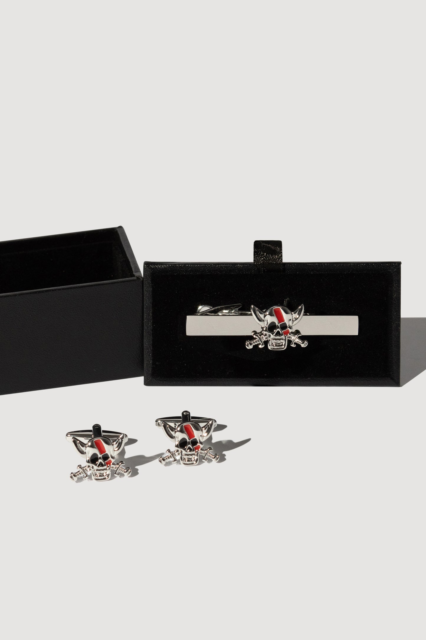 Pirata clip con mancuernillas