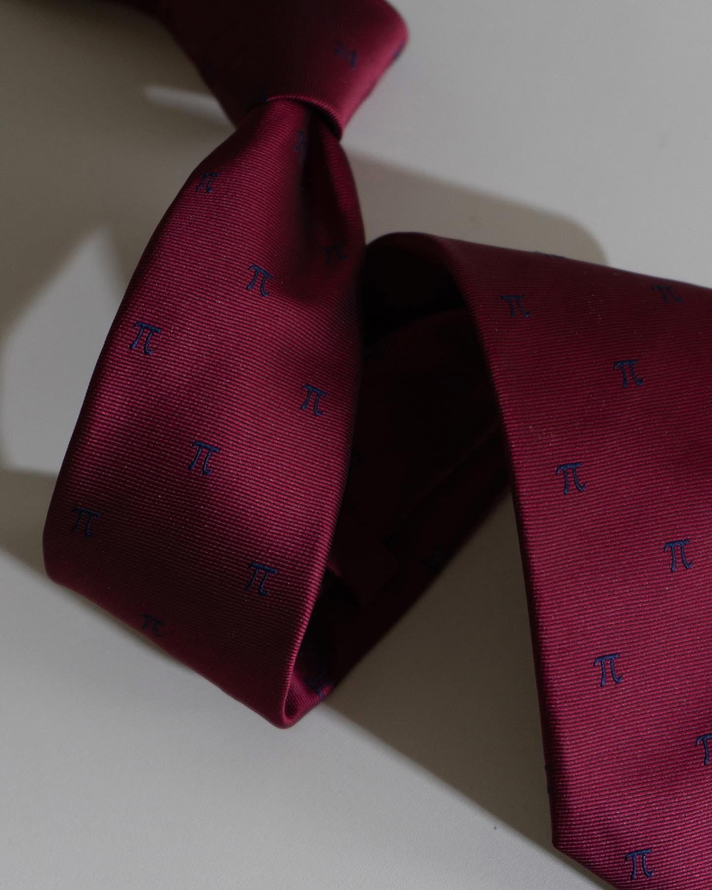 Pi Corbata Roja de Poliéster Microbordada