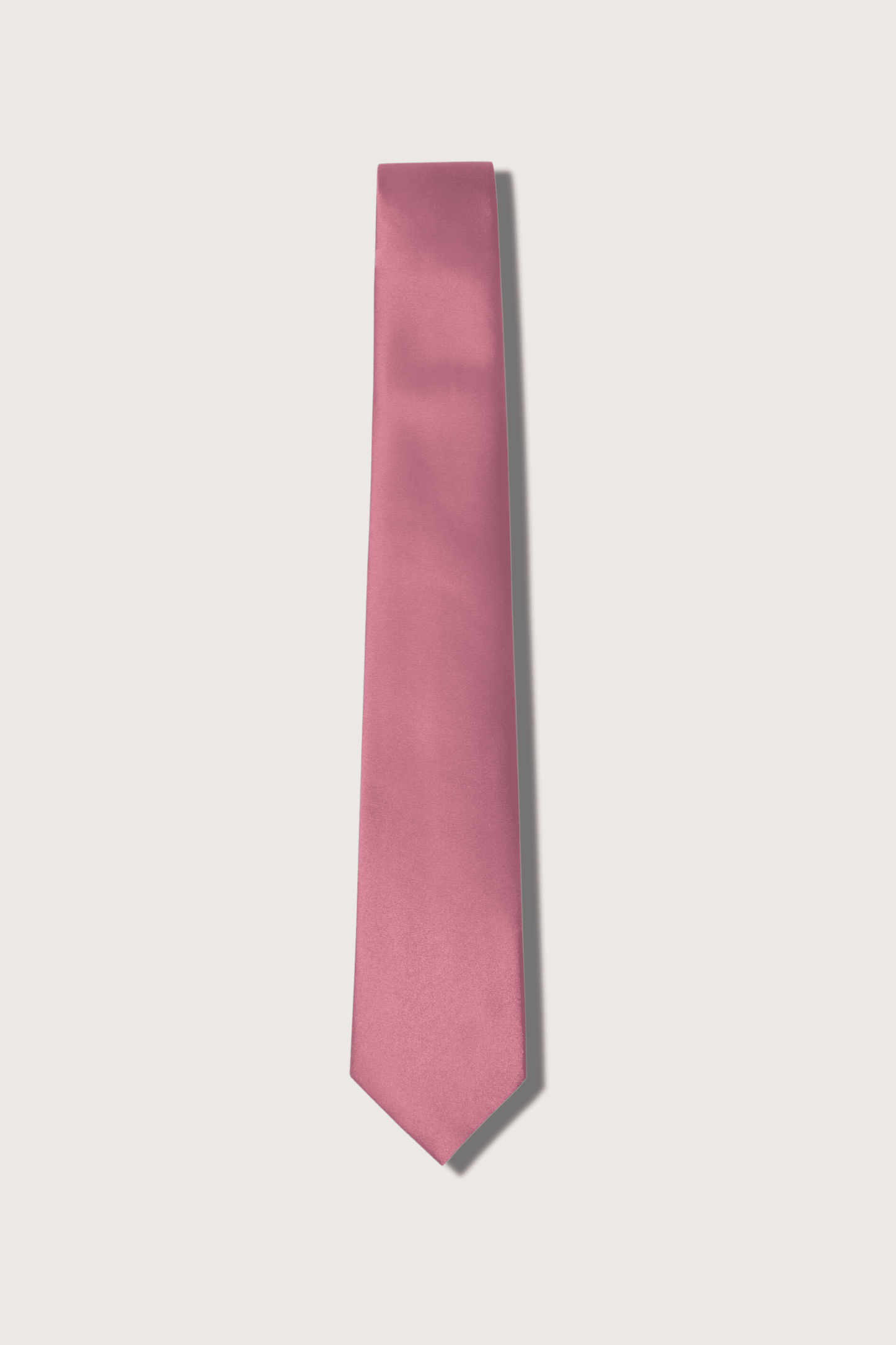 Corbata Lisa con Bordado de Inicial al Frente Poliéster